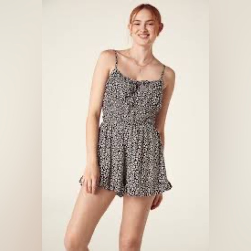 NWOT Trixxie Black and White Floral Spaghetti Strap Romper Sz XL